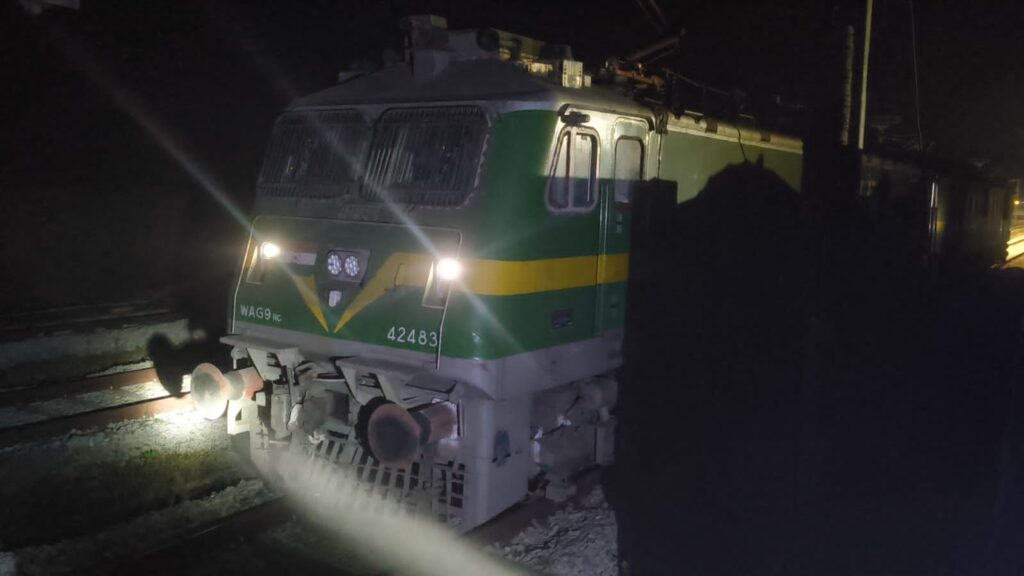 ЁЯЪи EXCLUSIVE: рдзрд░рдордЬрдпрдЧрдврд╝ рдХреА рдмрдВрдж рд╕рд╛рдЗрдбрд┐рдВрдЧ рдореЗрдВ рдХрд╛рд▓рд╛ рдЦреЗрд▓? рдХрд╛рдВрдЧреНрд░реЗрд╕ рдХреЗ рдмрд╛рдж рдЕрдм рднрд╛рдЬрдкрд╛ рдореЗрдВ рдХреЛрдпрд▓рд╛ рд▓реЛрдбрд┐рдВрдЧ рдиреЗ рдЦреЛрд▓рд╛…рд╕рд┐рдВрдбрд┐рдХреЗрдЯ рдХрд╛ рдирд╛рдо~рдЕрдиреНрджрд░ рдкрдврд╝рд┐рдпреЗ рдХреНрдпрд╛ рдХрд╣рддреЗ рд╣реИрдВ~рд╕реНрдерд╛рдиреАрдп рдирд┐рд╡рд╛рд╕реА