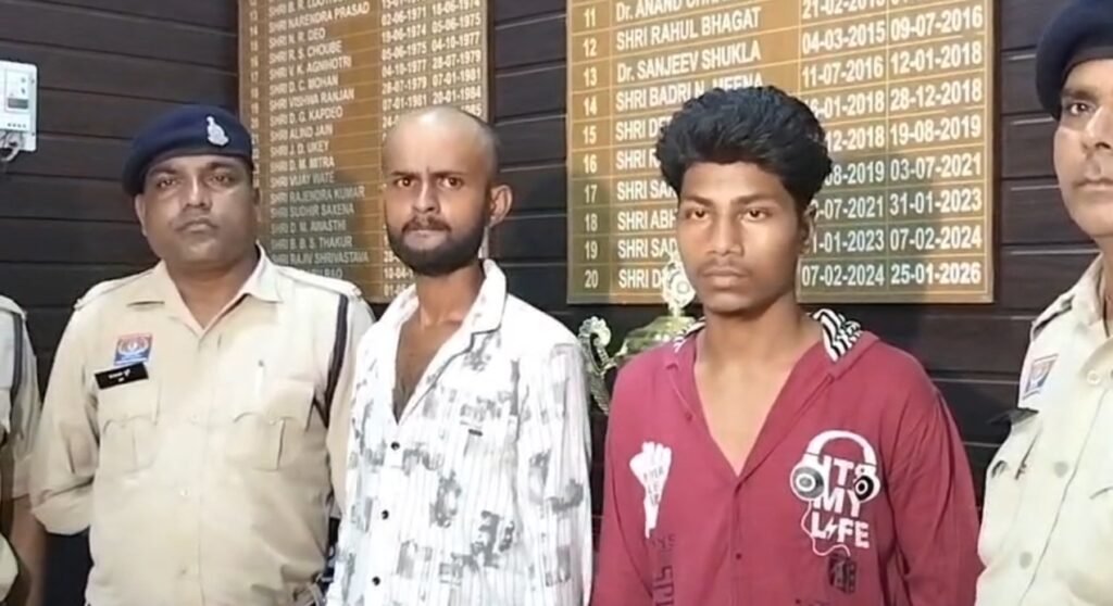 अपडेट:रायगढ़ में 16 वर्षीय किशोर हत्याकांड का खुलासा:आखिरी बार साथ दिखे दो युवकों तक पहुंची पुलिस, मोबाइल और खून से सने कपड़े बरामद!!